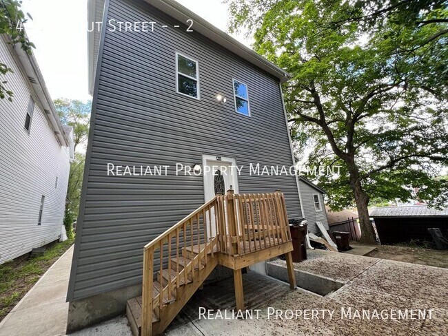 Building Photo - 410 Walnut St