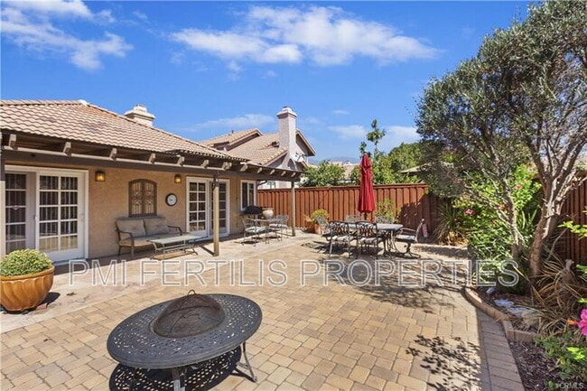 Building Photo - 7175 Summerfield Pl