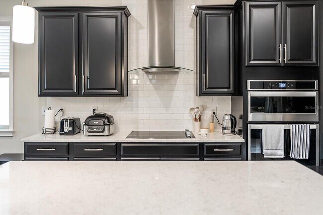 Building Photo - 13019 Stanthorne Ave