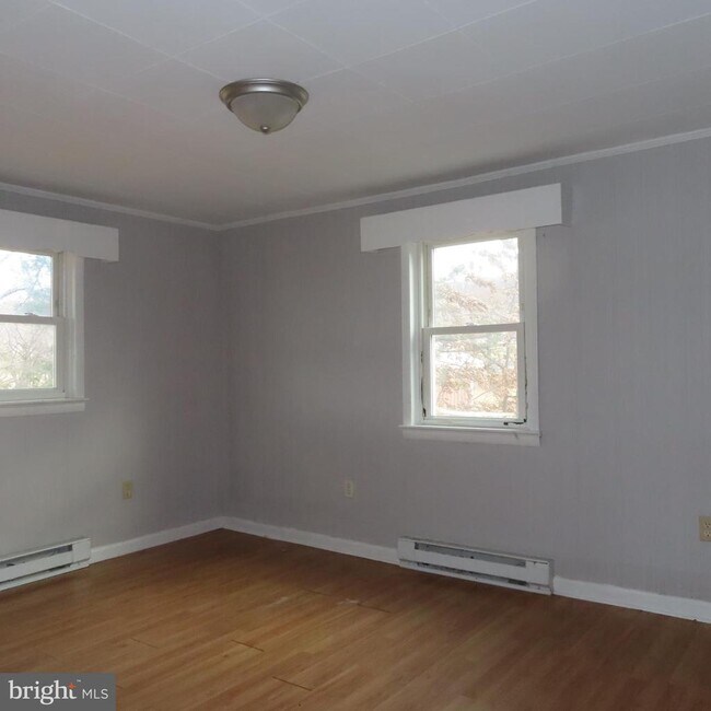 Building Photo - 11601 Buchanan Trail E