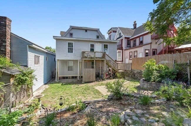 Building Photo - 155 Summer St