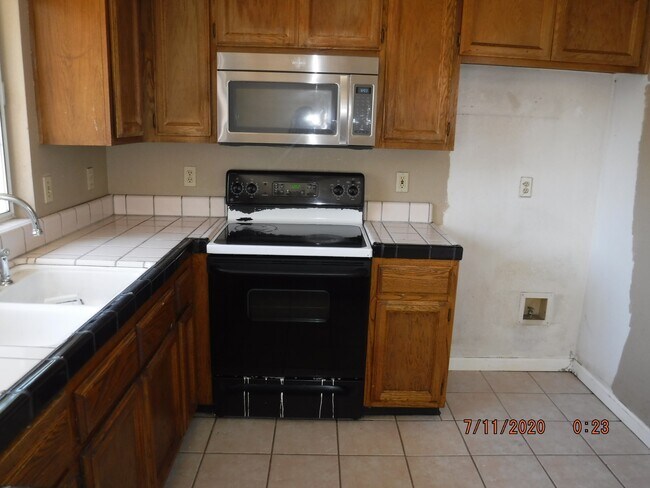 Building Photo - 1706 Brookglen Dr