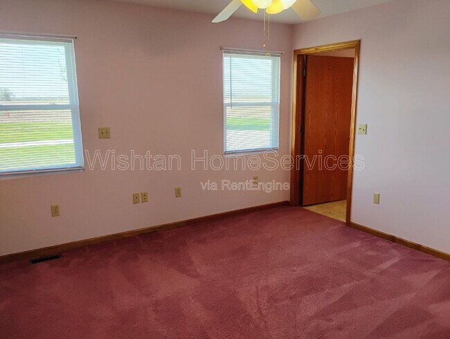 Building Photo - 2348 N 1200th Ave