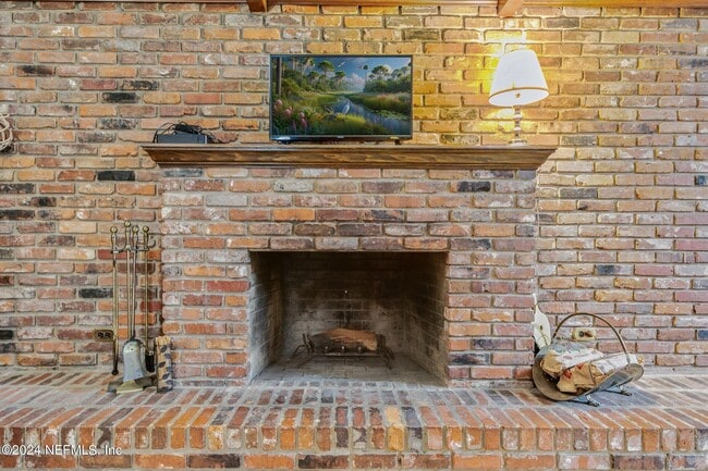 Building Photo - 4763 Tunis St