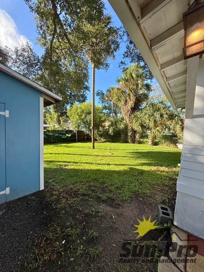 Building Photo - 136 W Pine Bluff St