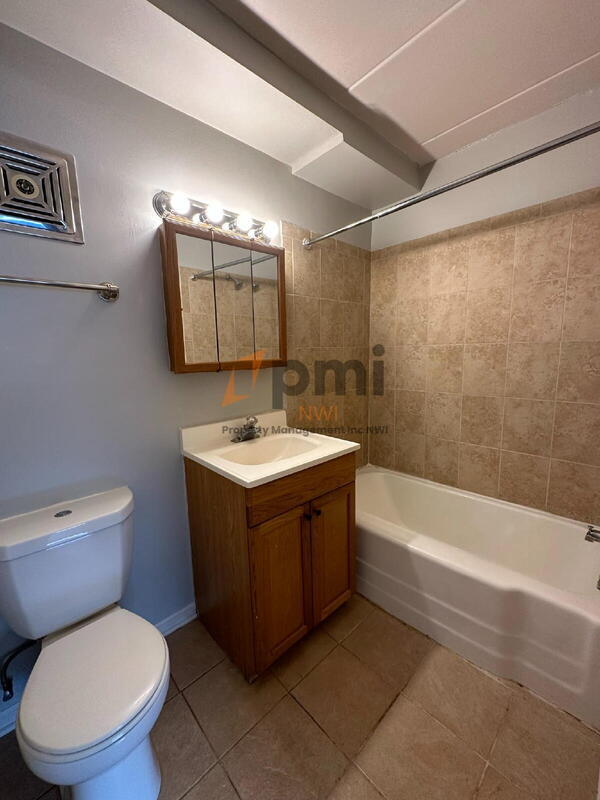 Building Photo - 105 Harrington Ave