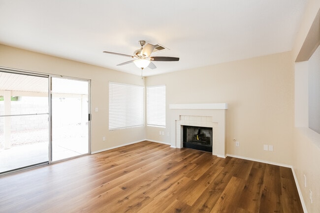 Building Photo - 1575 Bent Arrow Dr