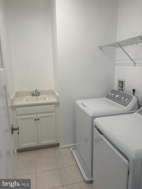 Building Photo - 10050 American Pharoah Ln