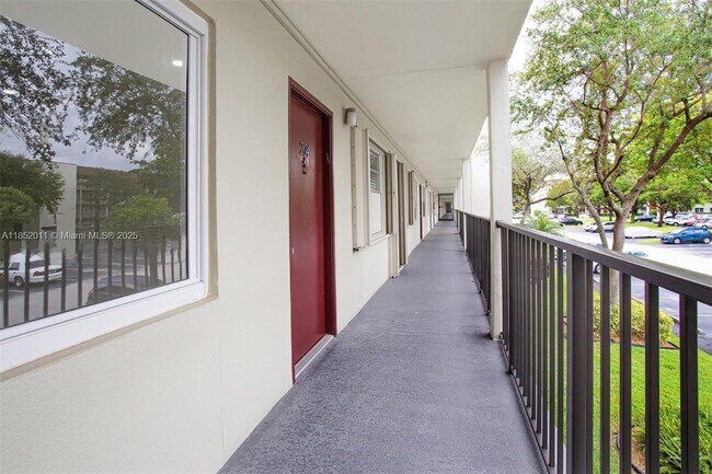 Building Photo - 13250 SW 7th Ct