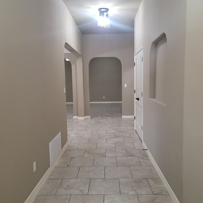 Building Photo - 14513 Meadow Lawn