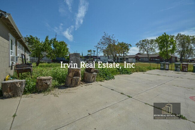 Building Photo - 537 1/2 E Pine Street unit #4 NEW