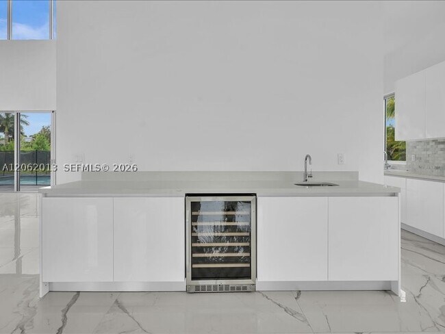 Building Photo - 16644 Botaniko Dr N