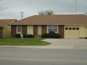 Building Photo - 3526 S Farm Rd 135