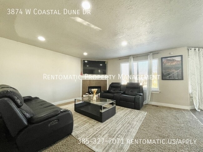Building Photo - 3874 Coastal Dune Dr