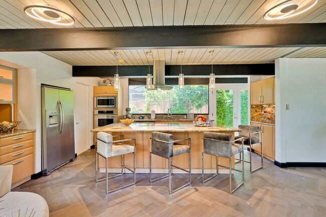 Building Photo - Gorgeous 4 Bed, 2 Bath Eichler in Sunnyvale