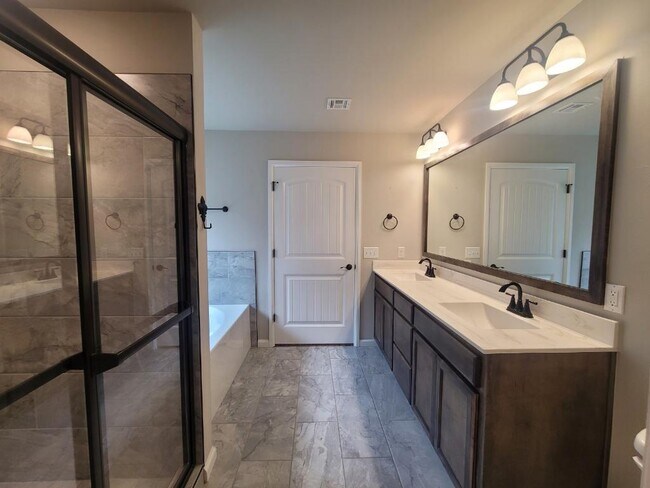 Building Photo - 18208 Autumn Grove Dr