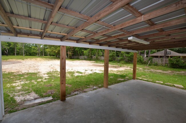 Building Photo - Zachary School District!  Rustic Country L...