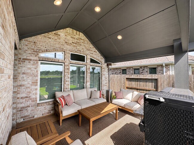 Building Photo - 2719 Sellers Island Dr