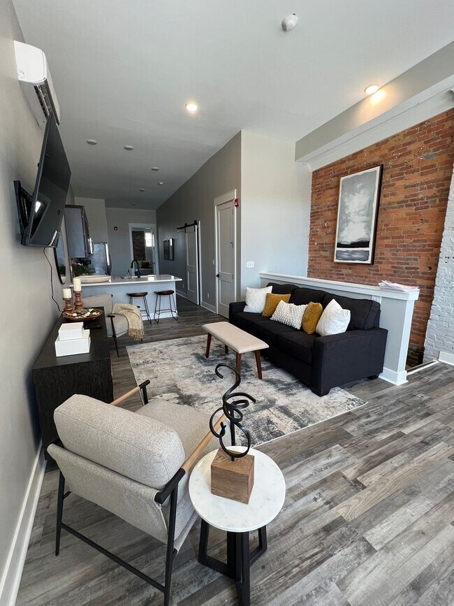 Building Photo - One Bedroom Downtown Lafayette - Fully Furnished