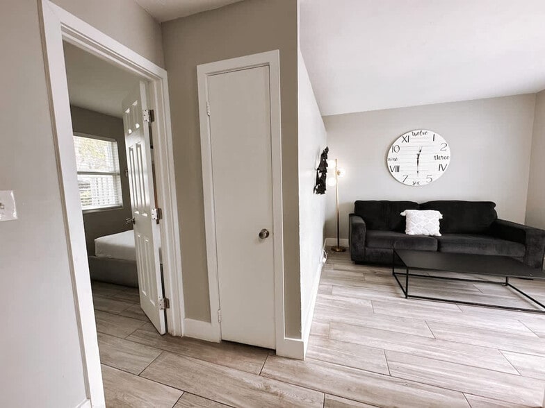 Building Photo - 50 Davie Blvd