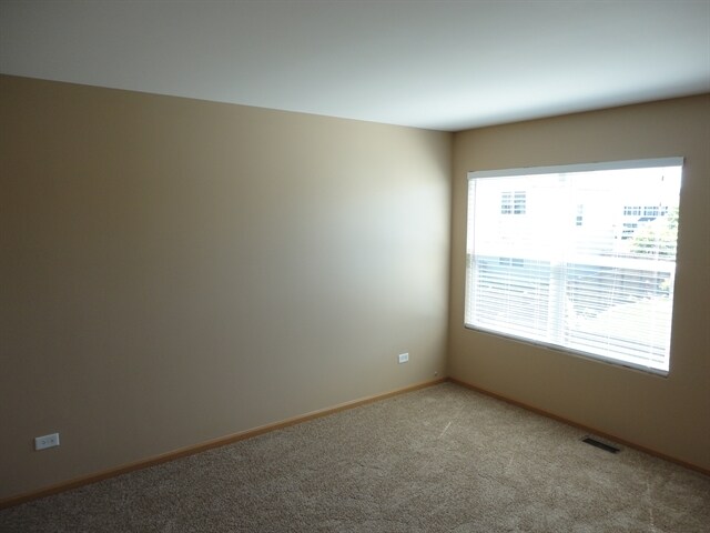 Building Photo - 1319 Roth Dr