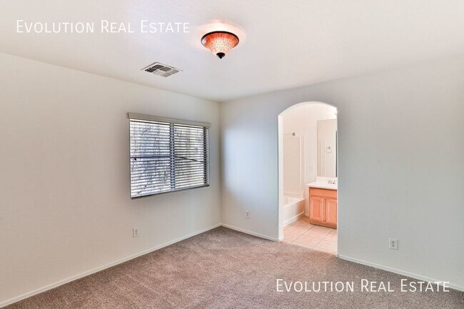 Building Photo - 4616 E Laurel Ct