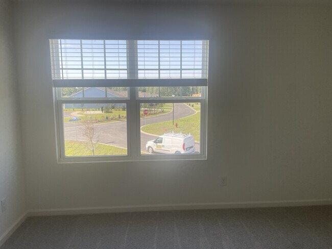 Building Photo - 349 Sporting Dr