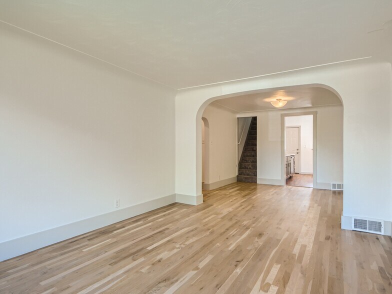 Building Photo - 1926 W 37th Ave