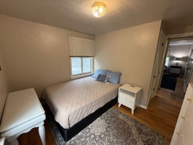 Building Photo - Elm Street Duplex