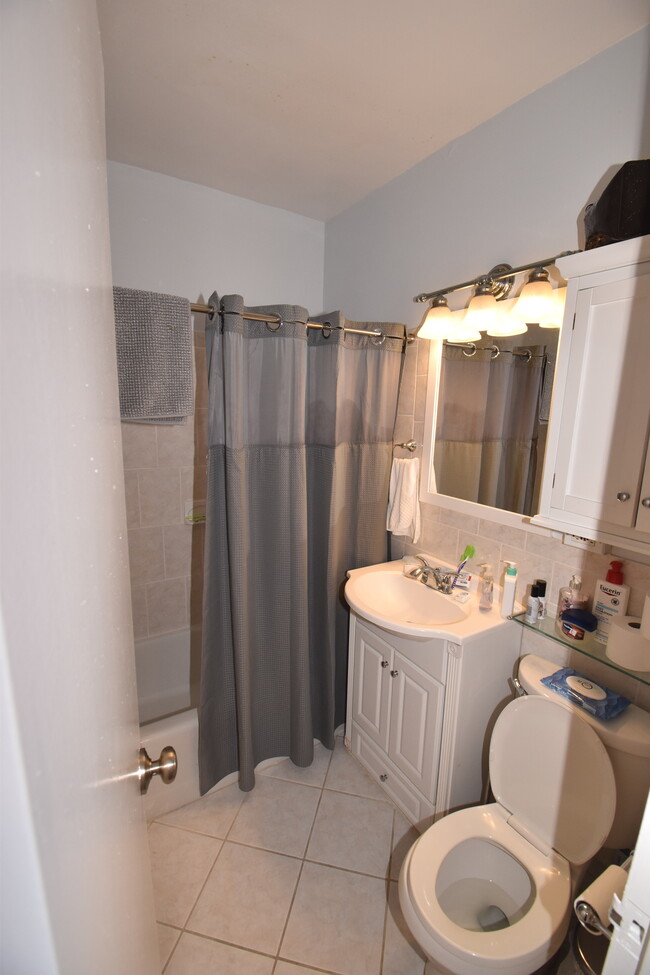 Building Photo - River Place #322-E