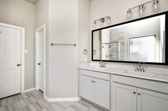 Building Photo - 939 Malibu Shr Ln