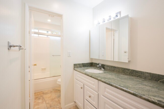 Building Photo - 2721 2nd St