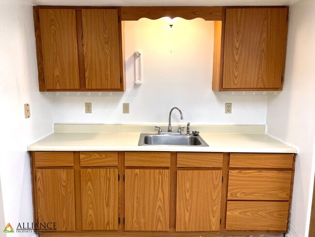 Building Photo - 800 Osage St