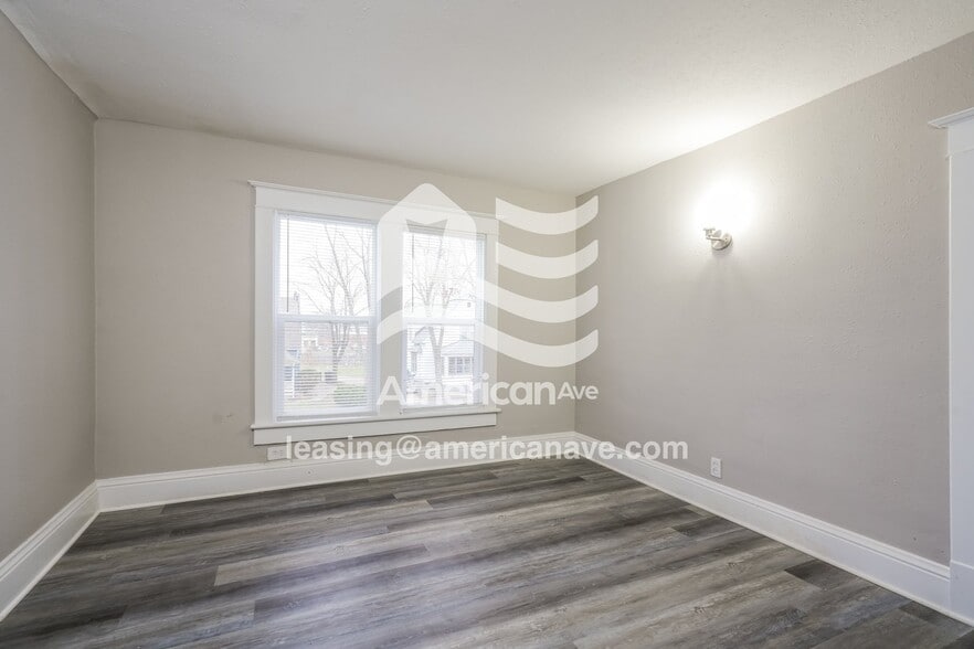 Building Photo - 237 W Garfield Ave