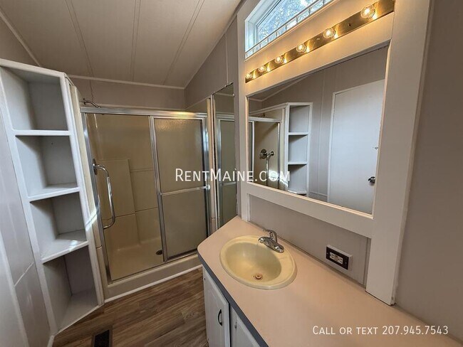 Building Photo - 799 Stillwater Ave