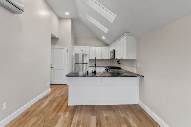 Building Photo - 376 Arnolds Neck Dr