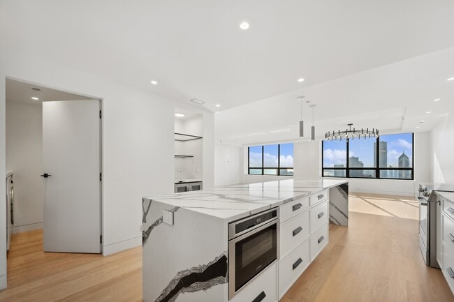 Building Photo - 180 E Pearson St