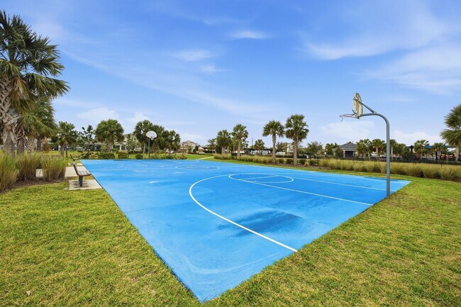 Building Photo - Resort Style Amenities near Gulf Beaches