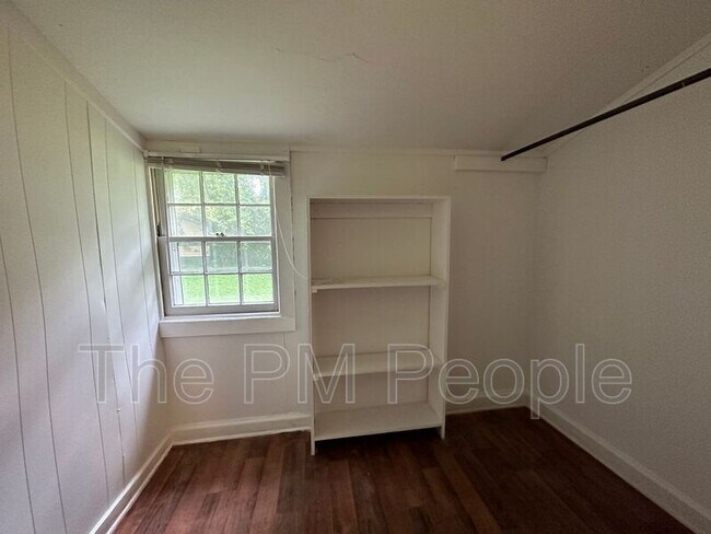 Building Photo - 113 S 7th St