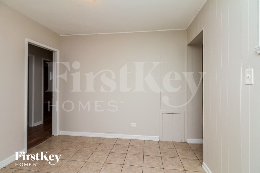 Building Photo - 17941 Wildwood Ave