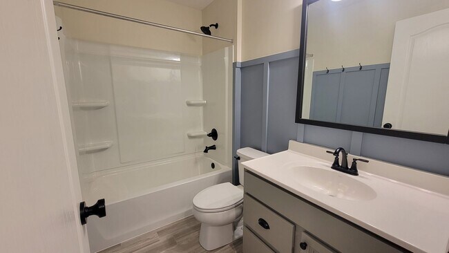 Building Photo - New 4-Bedroom Home In Mount Washington– Storage Galore