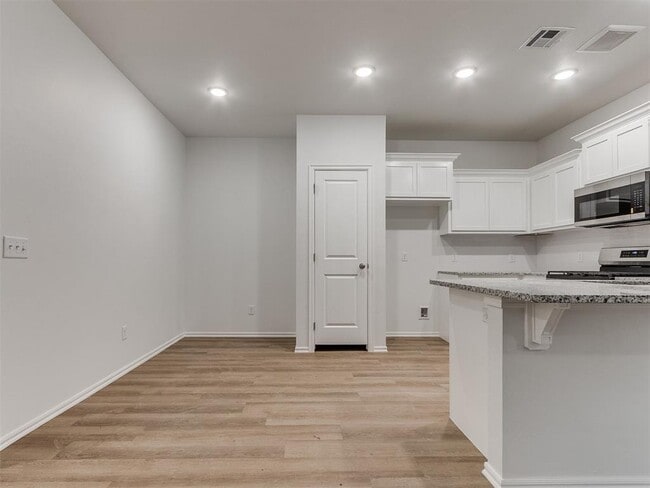 Building Photo - 11604 Mackenzie Wy