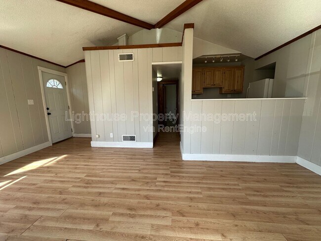 Building Photo - 45 Leitch Dr