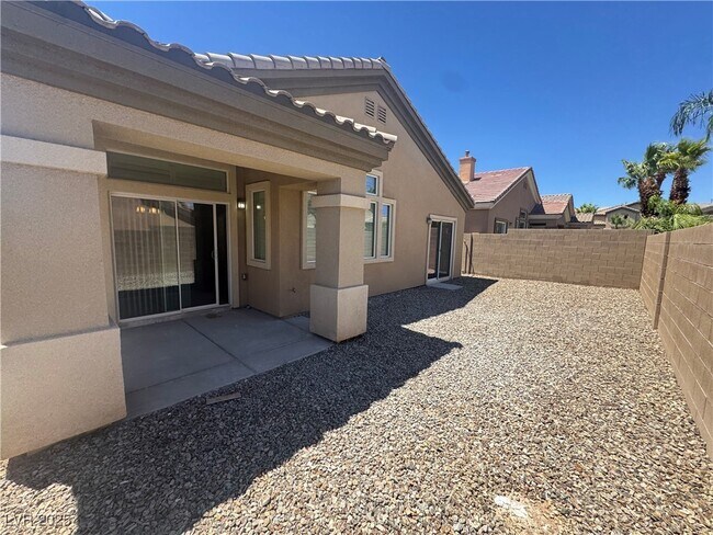 Building Photo - 7396 Bedford Pine Ct