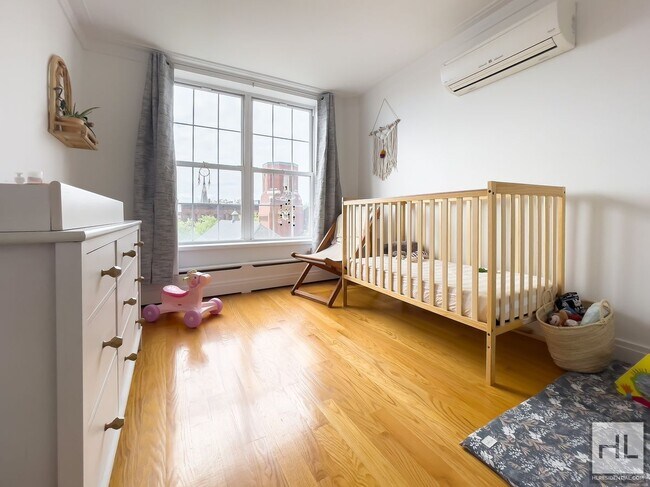 Building Photo - JAVA STREET / Greenpoint 2-Bed 2-Bath / Pe...