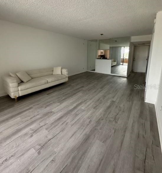 Building Photo - 2621 Cove Cay Dr