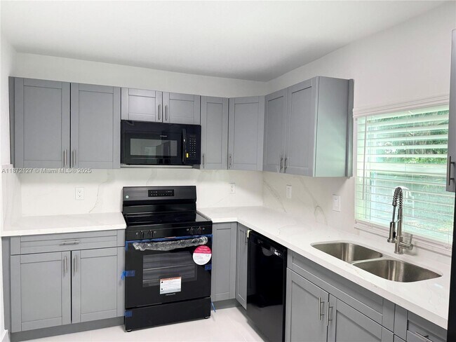 Primary Photo - 351 NW 48th St