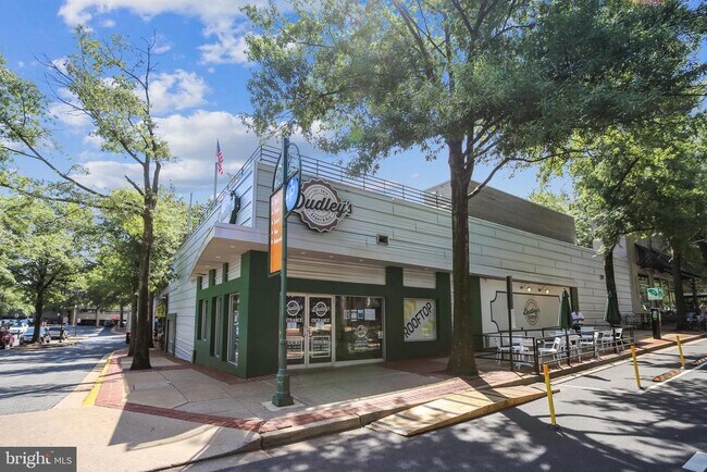 Building Photo - 3028 S Abingdon St