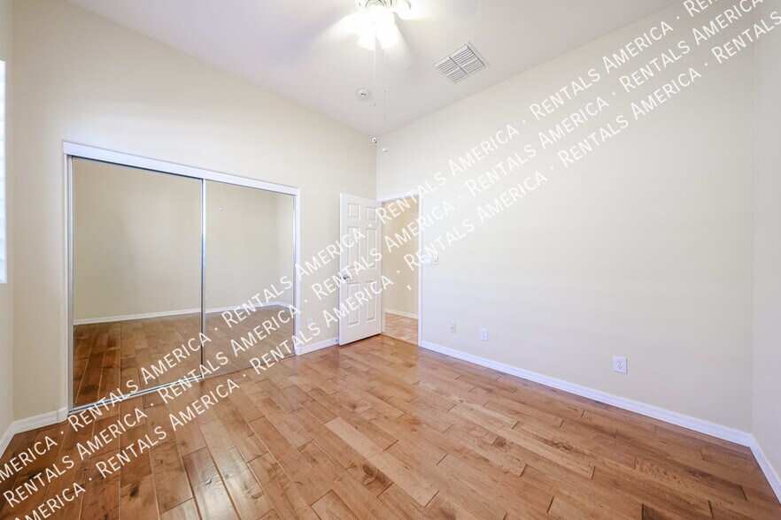 Building Photo - 2348 W River Rock Ct