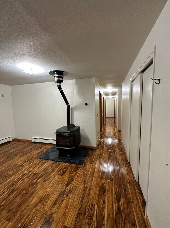 Building Photo - 2164 Island Cir